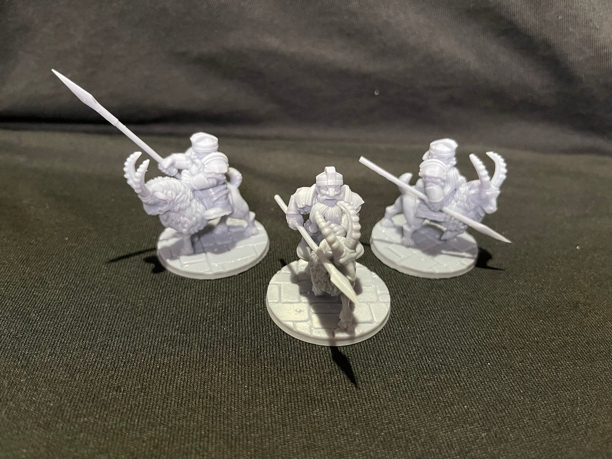 3 Iron Hills Dwarves Goat Riders Miniatures Middle Earth LOTR D&D Warhammer Dwarf