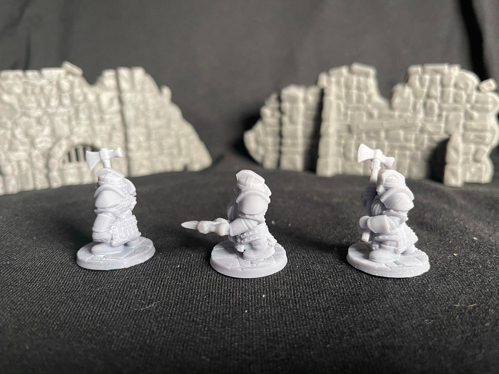 3 Iron Hills Dwarf Mattocks 28mm Miniatures Middle Earth LOTR D&D Warhammer Dwarf